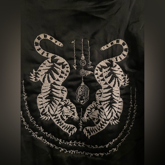 Dead stock Brandy Melville Satin Bomber Jacket with back detailing - Picture 3 of 3